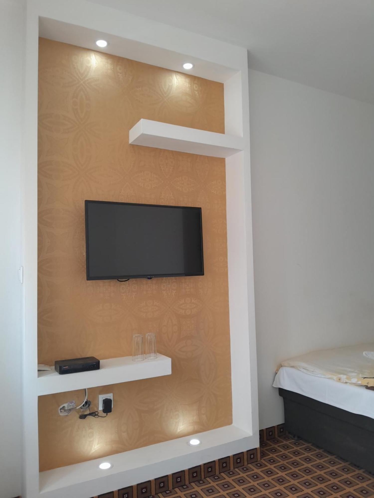 Victoria Hotel 3*