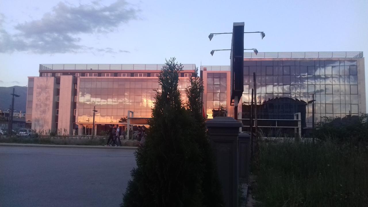 Victoria Hotel 3*